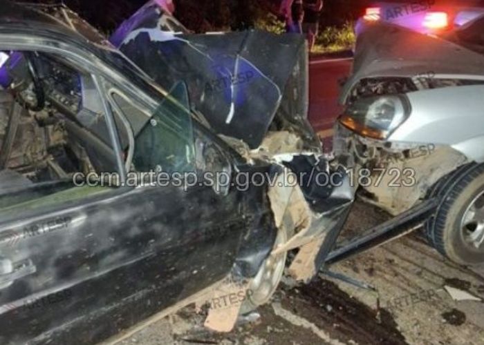 Imagem dos carros ap&oacute;s a colis&atilde;o