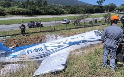 Aeronave sai da pista e colide contra barranco no Aeroporto de Jundiaí