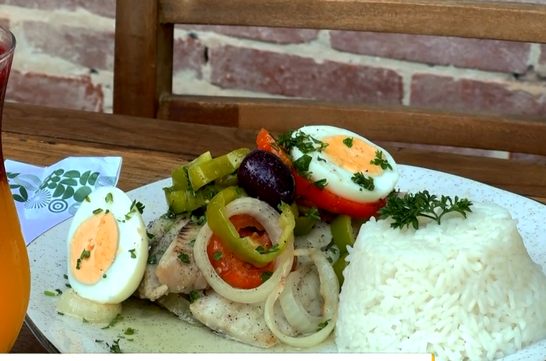 Imagem de prato de comida.