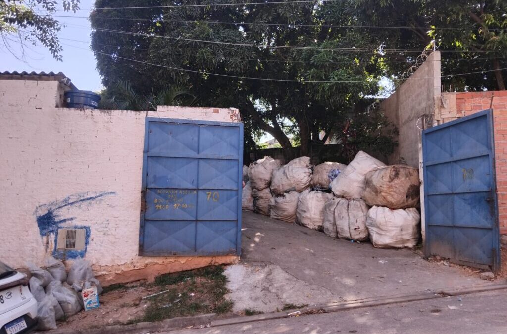 Fiscalização interdita dois ferros-velhos irregulares em Sorocaba