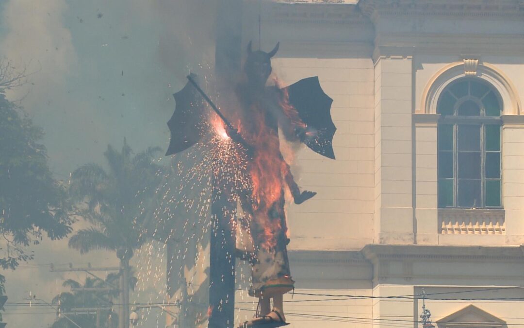 Tradicional Queima do Judas em Itu atrai moradores e turistas