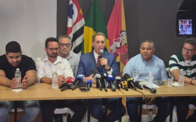 Rodrigo Manga anuncia candidatura da esposa em entrevista coletiva