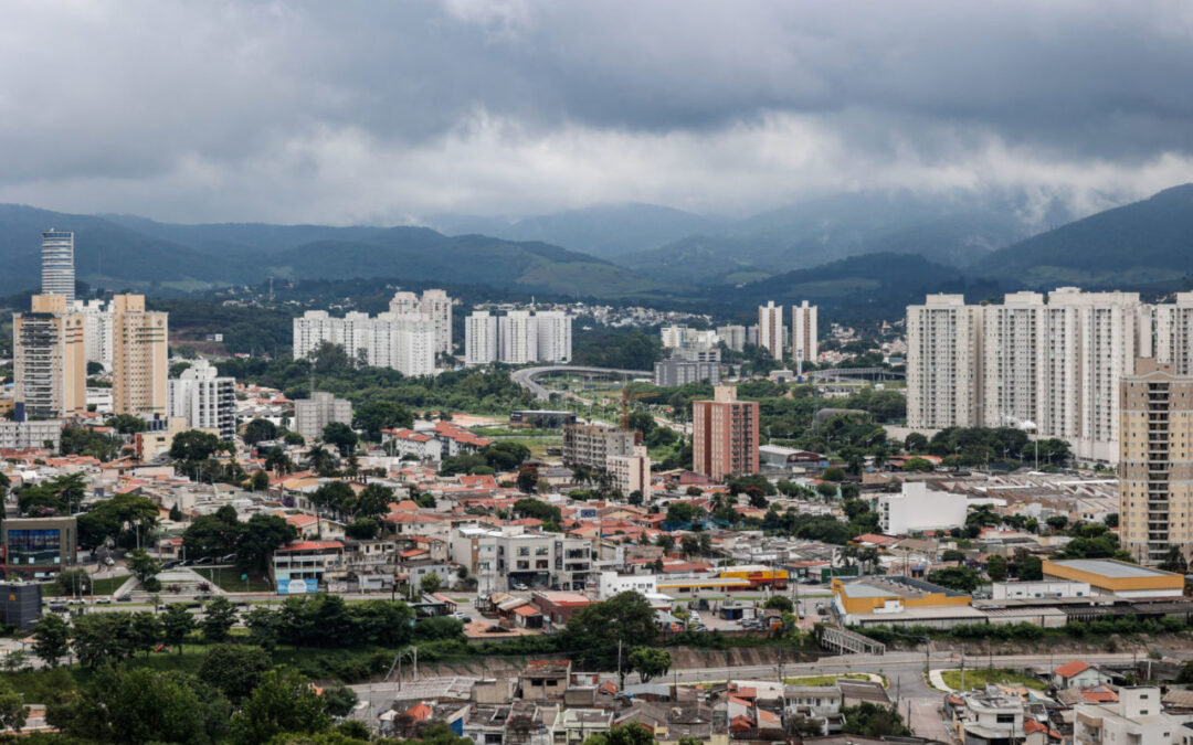 Defesa Civil alerta para chuva forte e ventos intensos na região neste fim de semana