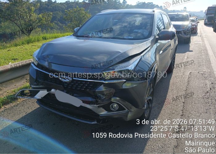 Engavetamento com três veículos provoca lentidão na Rodovia Castello Branco