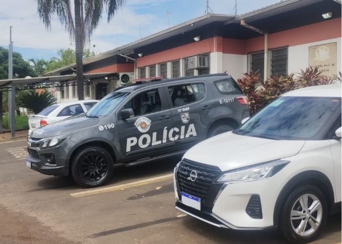 Carro roubado em Várzea Paulista é localizado em Limeira e homem é preso