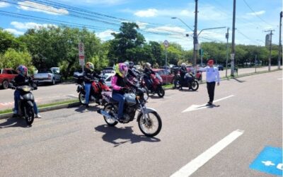 Treinamento gratuito orienta motociclistas sobre condução segura em Jundiaí