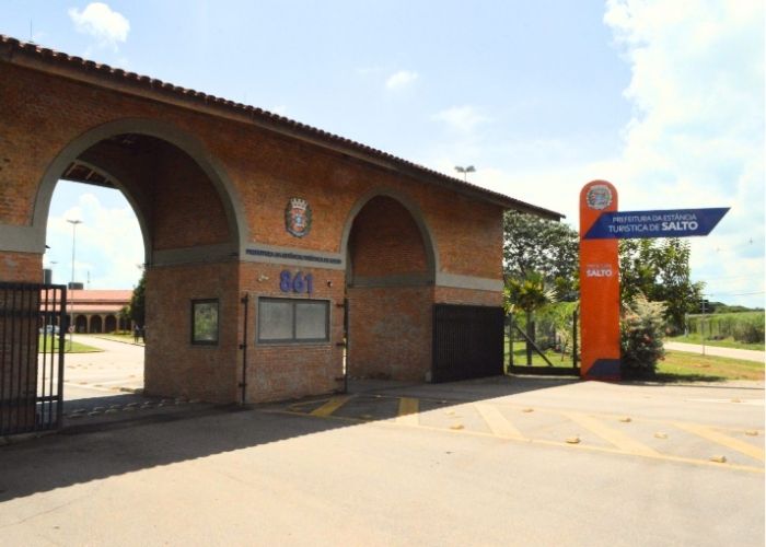 Justiça mantém multas contra prefeitura de Salto e afasta indenização por danos a veículos