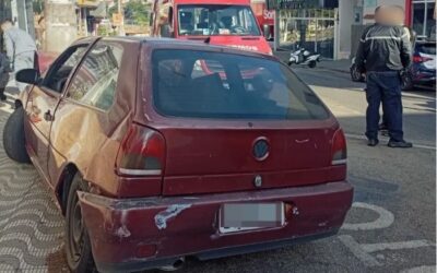 Motorista é detido após bater em poste e admitir consumo de álcool em Itapeva