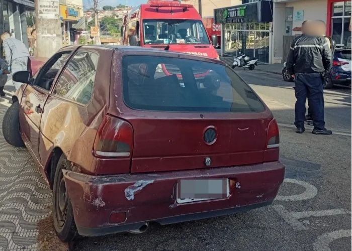 Motorista é detido após bater em poste e admitir consumo de álcool em Itapeva