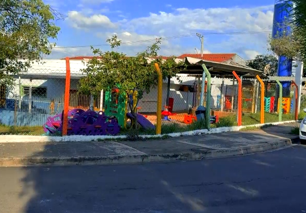 Imagem da fachada da creche de Sorocaba.