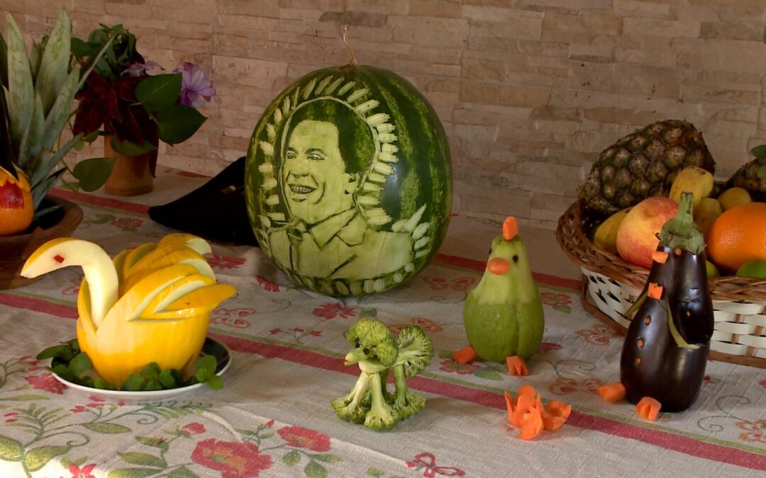 Escultura em frutas e legumes transforma rotina de cozinheira em renda extra em Sorocaba