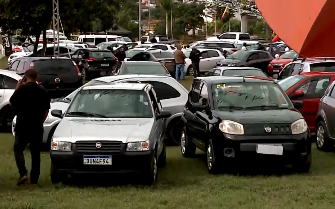 Feirão de veículos reúne mais de 400 opções no Parque das Águas, em Sorocaba