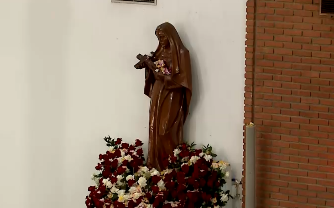 Fiéis celebram Dia de Santa Rita de Cássia com missas e bênção das rosas em Sorocaba