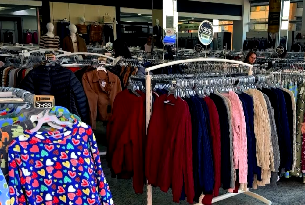 Frio impulsiona vendas de roupas e movimenta comércio em Sorocaba