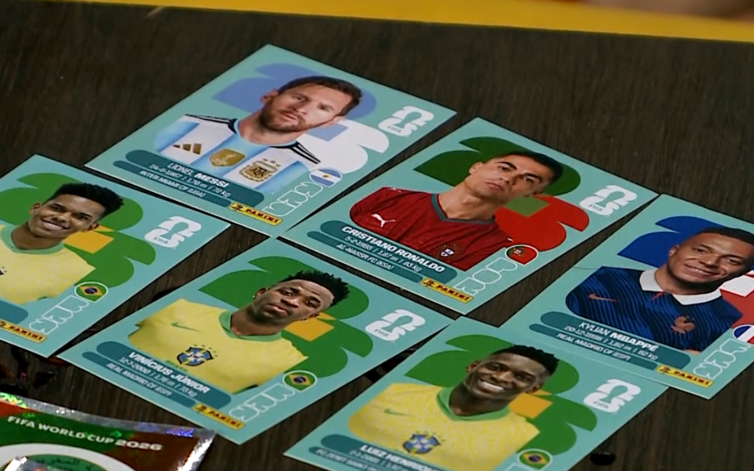 Loja de brinquedos promove troca de figurinhas da Copa aos fins de semana