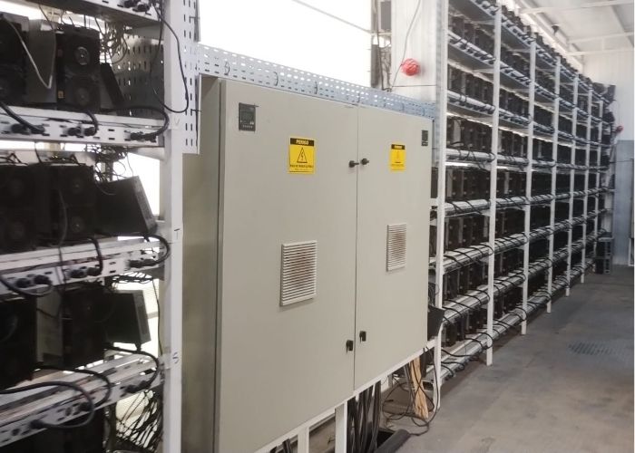 Operação identifica furto de energia para mineração de bitcoin e apreende equipamentos no interior de SP