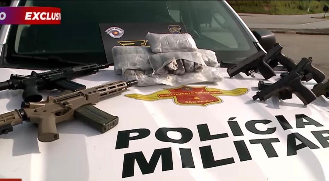 Duas mulheres são presas com fuzis, pistolas e haxixe na Rodovia Castello Branco, em Itu