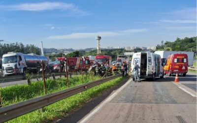 Motorista morre em acidente com caminhão na Rodovia Dom Gabriel Paulino Bueno Couto em Jundiaí