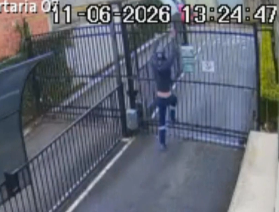 Homem é preso após invadir condomínio, agredir ex-namorada e destruir apartamento em Sorocaba