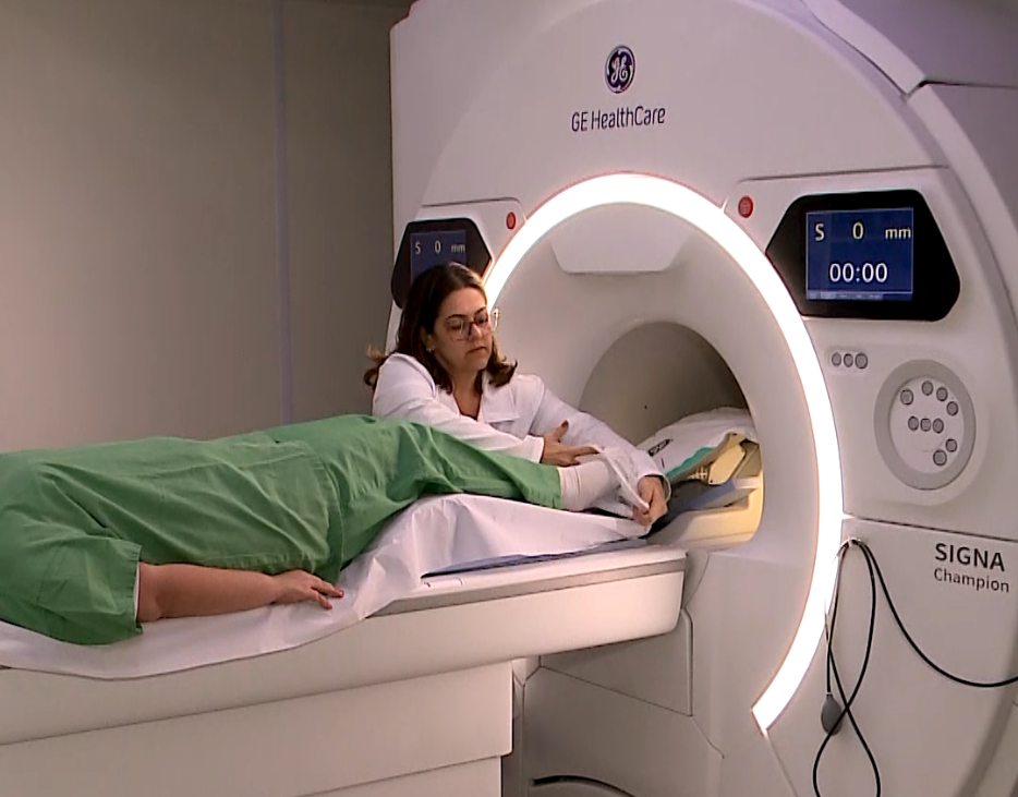 Imagem de equipamento na sala do hospital.
