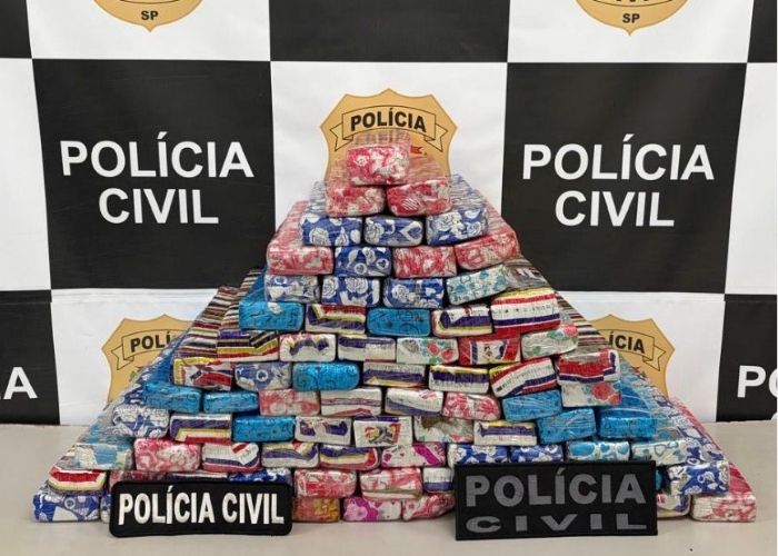 Carga de maconha é encontrada em caminhão que transportava alho em Araçoiaba da Serra